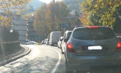 Incidente in via Borgovico: qualche disagio alla viabilità