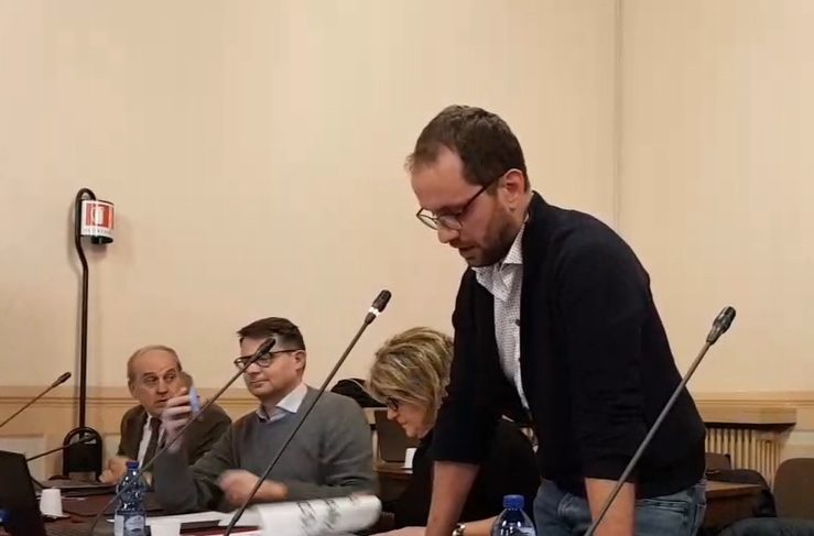 Giunta Como, minoranze all’arrembaggio. Pd: “Parliamo di città o di poltrone?”, Rapinese: “Sindaco si vergogni”