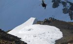 Con gli sci sui tetti e sopra i burroni, allo Stelvio il VIDEO è da brivido