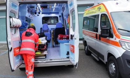 Incidente stradale, tre ragazzi feriti - SIRENE DI NOTTE