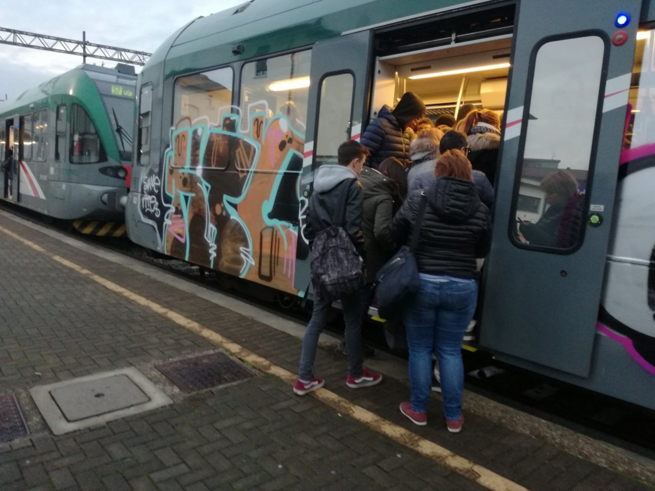 Il venerdì nero inizia giovedì: trasporti, scuola e servizi comunali a rischio per lo sciopero generale