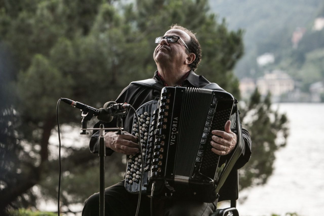 Richard Galliano in concerto al Teatro Sociale
