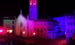 Il lago di Como si tinge di rosa: si riaccende il Lake Como Christmas Light per il Giro d'Italia