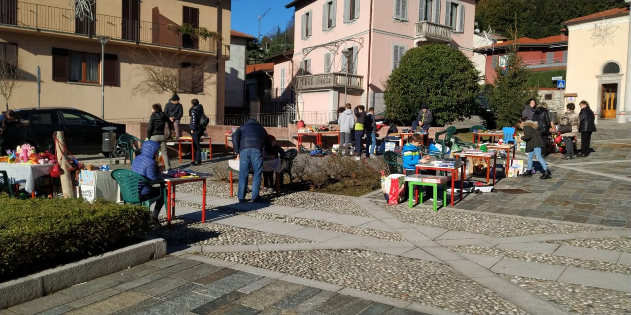 In piazza i bambini diventano commercianti per un giorno