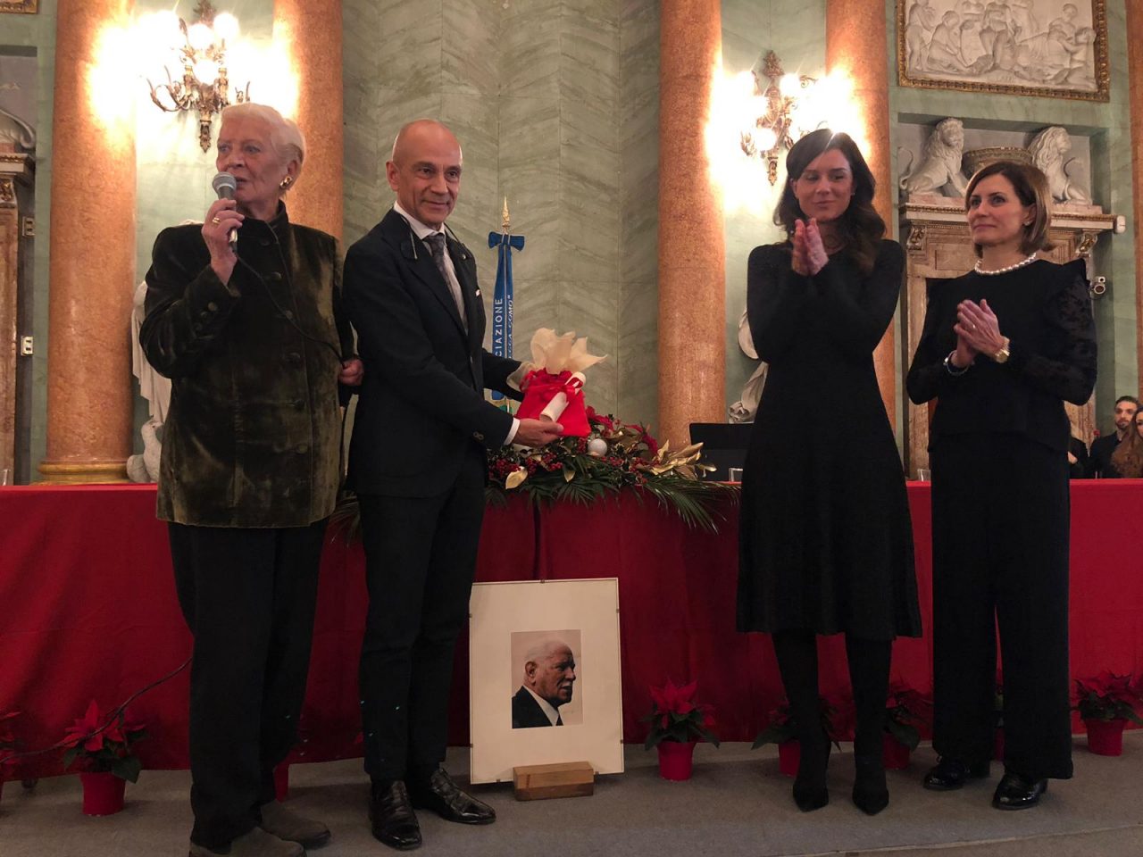 A Villa Olmo conferito il 29° Premio Stella di Natale