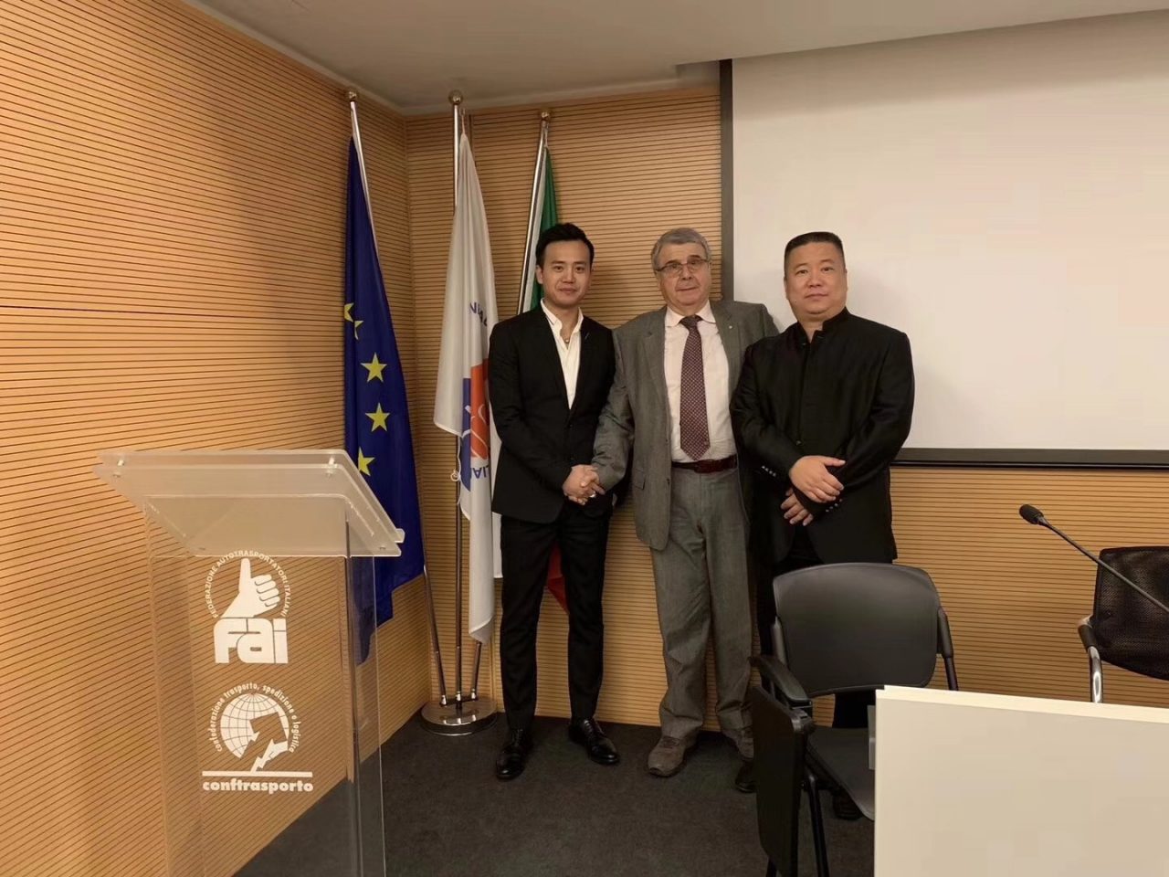 Via della Seta autotrasportatori comaschi incontrano la Cina