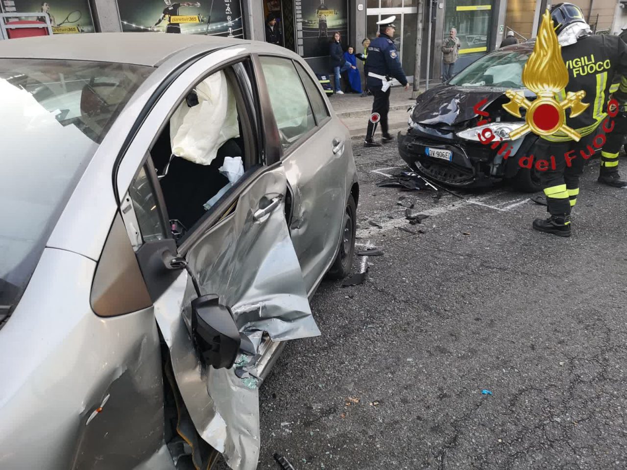 Incidente a Ponte Chiasso, due donne ferite FOTO