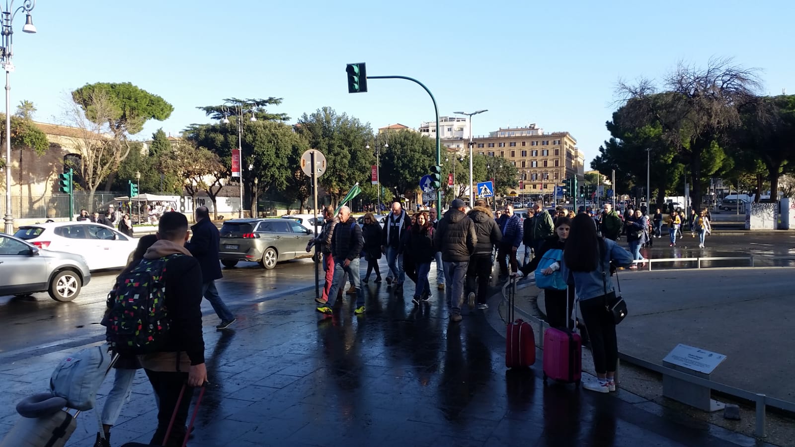 Manifestazione Roma stazione Termini (1)