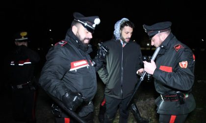 Fabrizio Corona con telecamere nascoste nel bosco della droga AGGREDITO (FOTO)