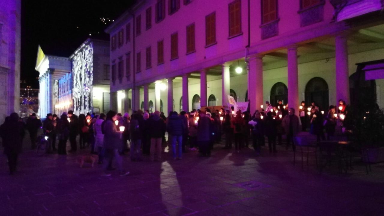 Per i 70 anni della Dichiarazione universale dei diritti umani fiaccole a Como