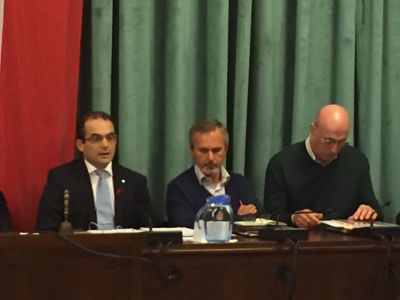 Il Consiglio della resa dei conti: chiusura Mcs e il “caso addetto stampa”