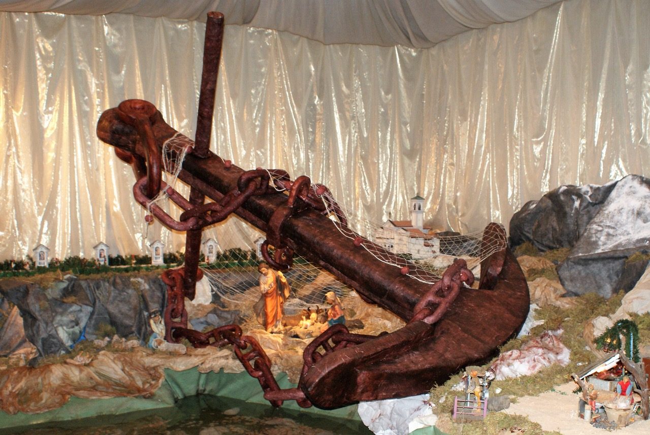 Nel presepe di Guanzate la capanna diventa un’ancora