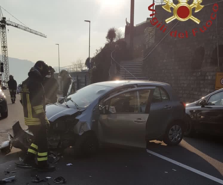 Incidente a Carate Urio, soccorsi in codice rosso