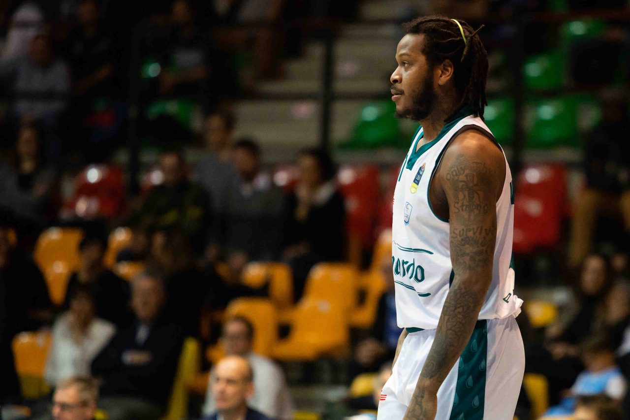 Pallacanestro Cantù chiude il 2018 con un Jefferson da urlo