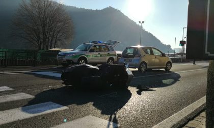 Incidente Como motociclista in ospedale FOTO