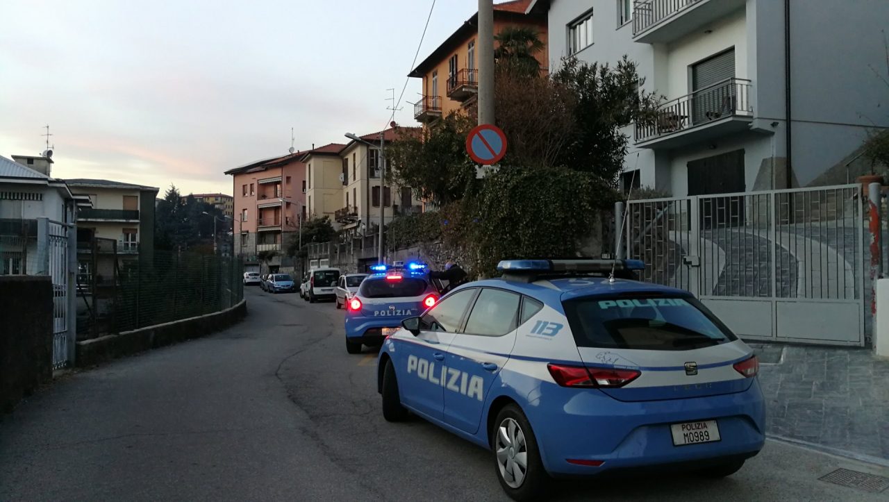 Paura per una ragazza a Monte Olimpino caduta dal balcone