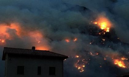 Due denunciati per incendio boschivo colposo a Sorico: stavano preparando cibo