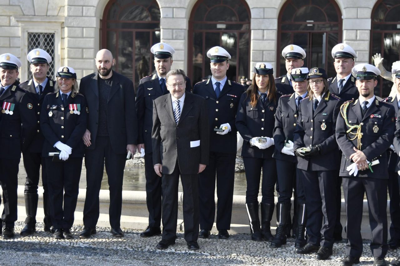 Agenti di Polizia locale onorificenze consegnate dalla Regione