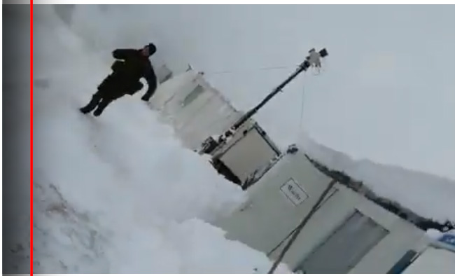 Enorme valanga investe i militari a Davos per il WEF VIDEO
