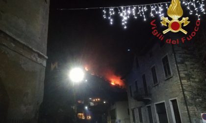 Ancora un incendio boschivo, bruciano i boschi di San Siro FOTO