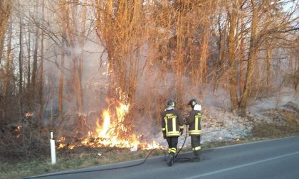 Incendio boschivo a Colverde: fiamme a pochi metri dalla Garibaldina FOTO