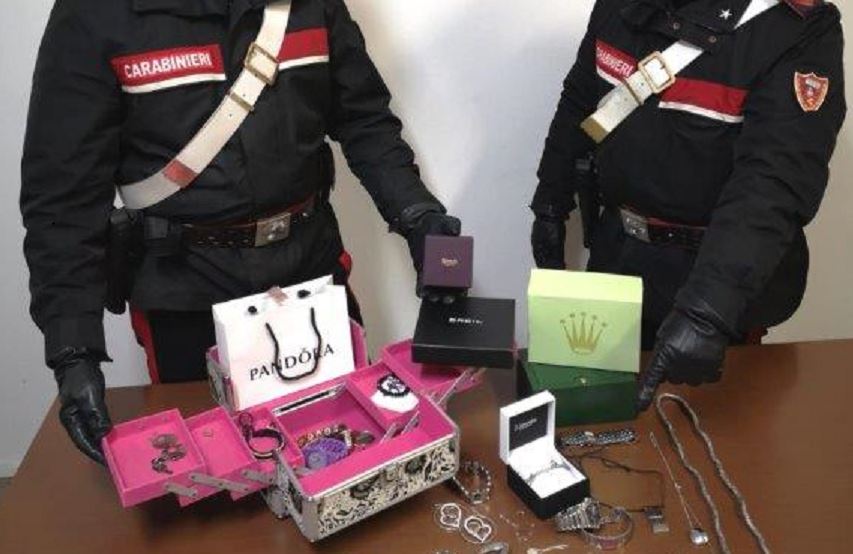 Furti in casa: i Carabinieri recuperano un tesoretto di gioielli sul Lago