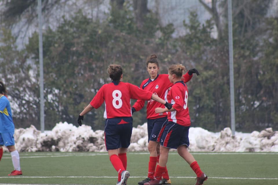 Como 2000 lariane demoliscono Atletico Oristano