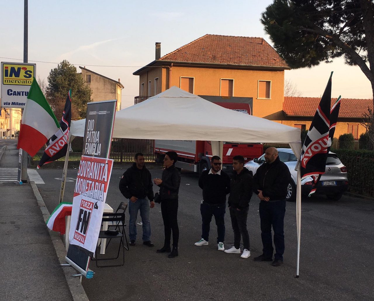 Forza Nuova a Cantù per presentare il programma tra i cittadini