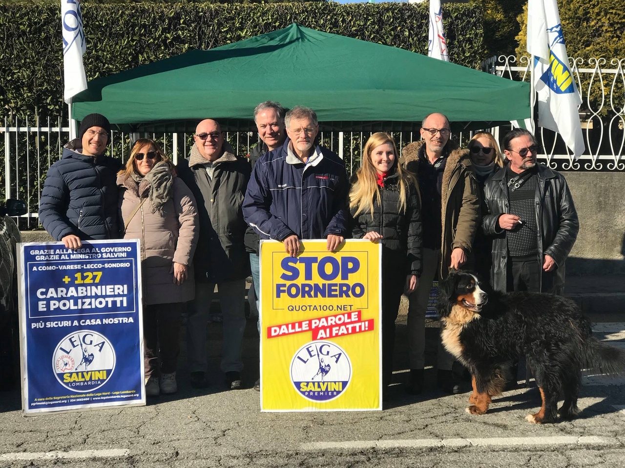 Salvini non mollare: sostegno dei leghisti tra il via vai del mercato