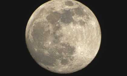 La super Luna offre un grande spettacolo nei cieli del Comasco FOTO