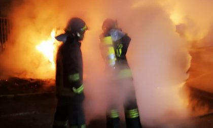 Incendio a Como nella notte FOTO