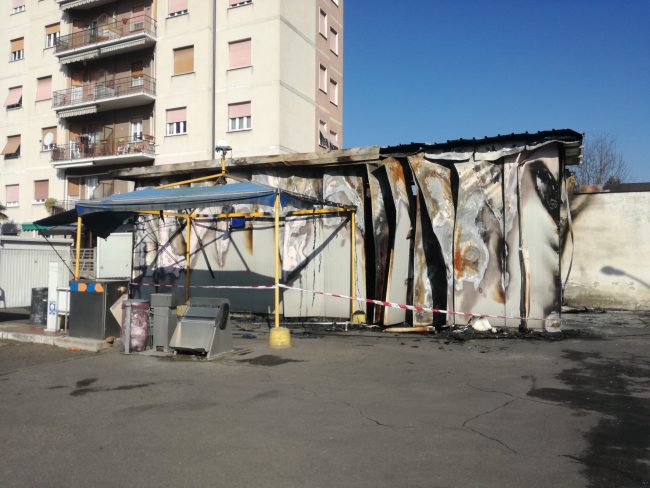 Incendio all’autolavaggio di Seregno, il gestore è marianese VIDEO