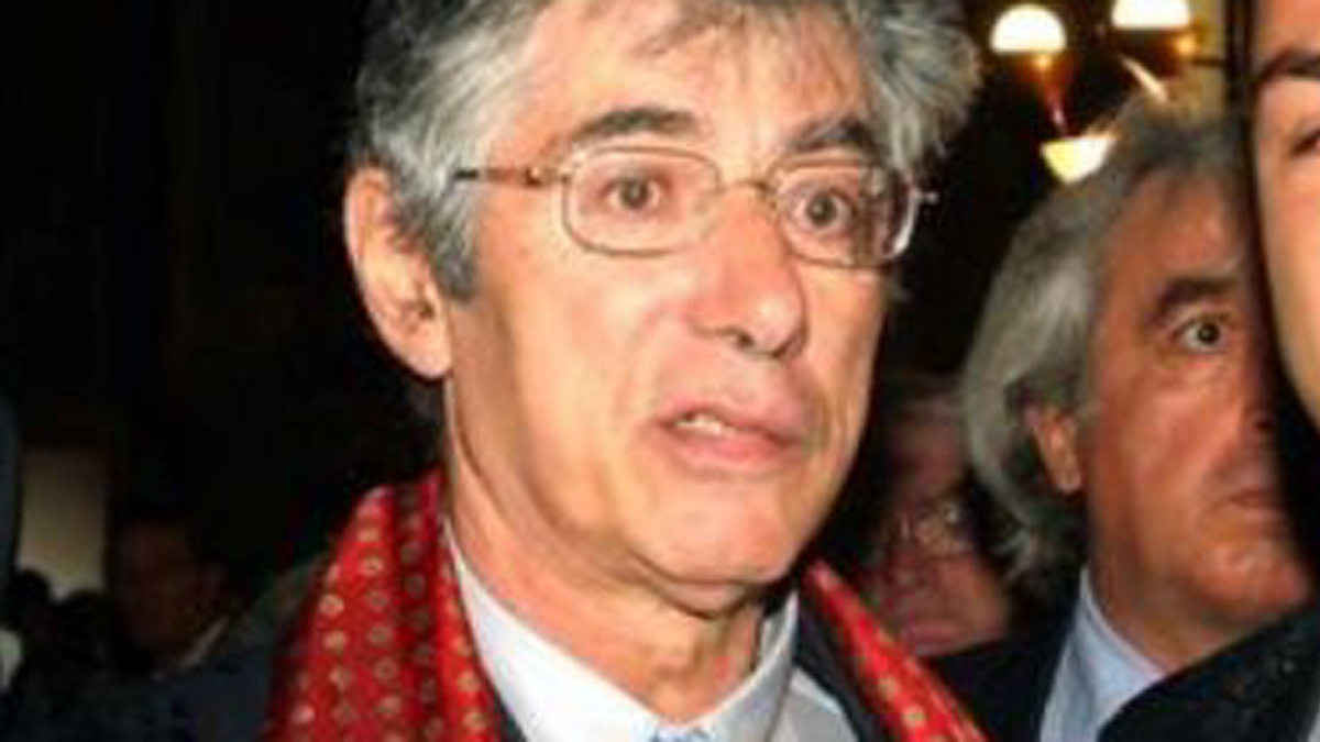 Malore in casa ricoverato Umberto Bossi