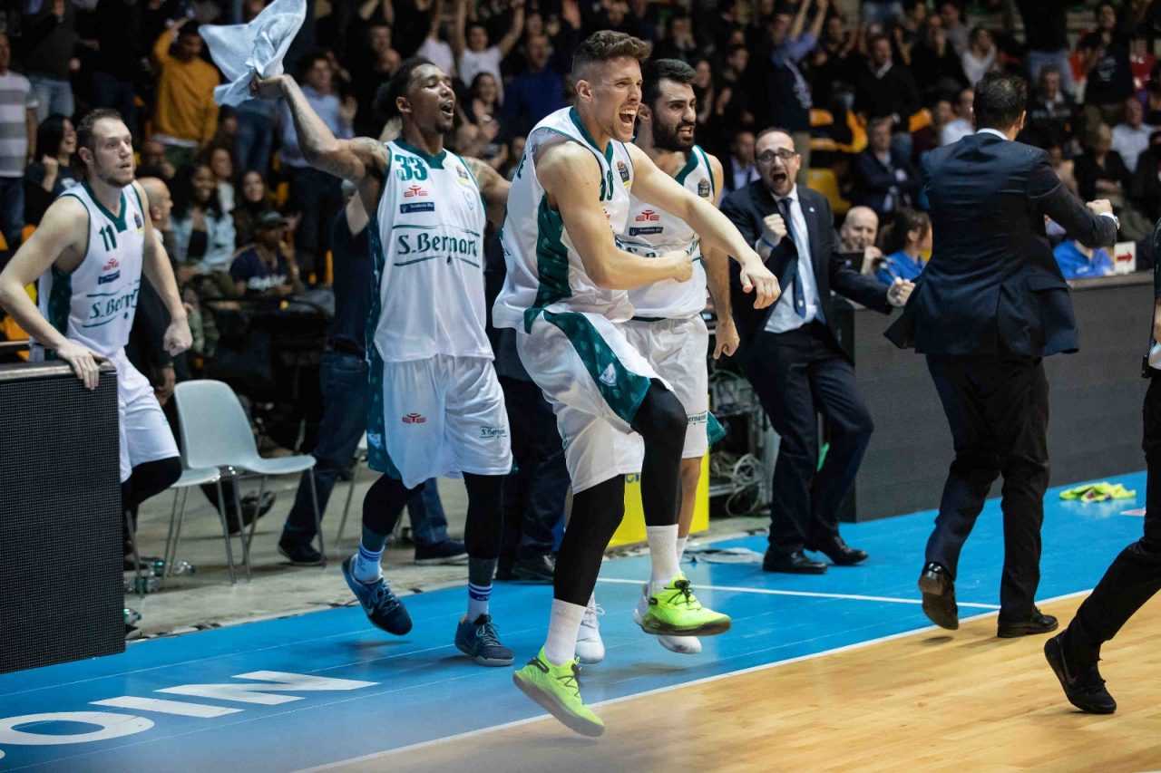 Pallacanestro Cantù posta sui social la foto del biglietto e vinci un super regalo