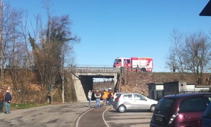 Novedratese chiusa: un camion ha danneggiato il ponte FOTO