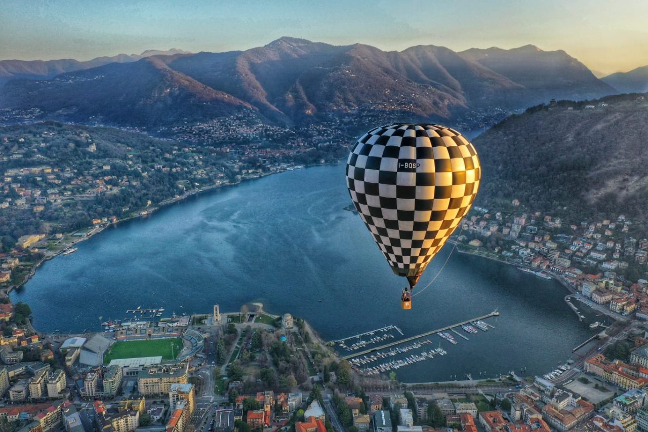 Como vista dalla mongolfiera FOTO