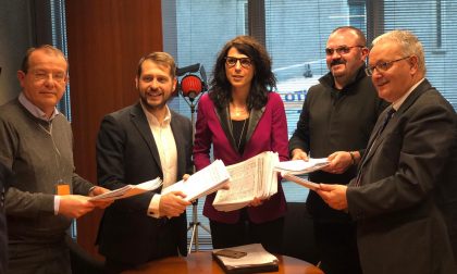 Raccolta firme ospedale di Tradate: consegnate in Regione le 25mila sottoscrizioni