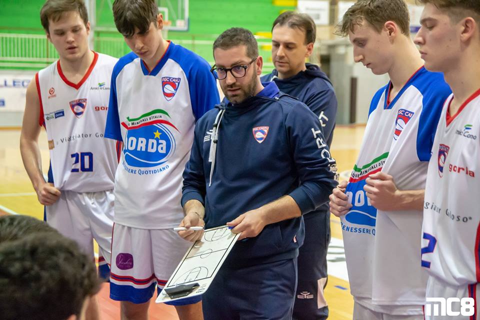 Progeto Giovani Cantù U18 e coach Visciglia
