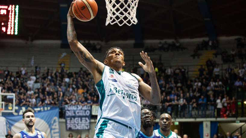 Pallacanestro Cantù momento top per Shaheed Davis