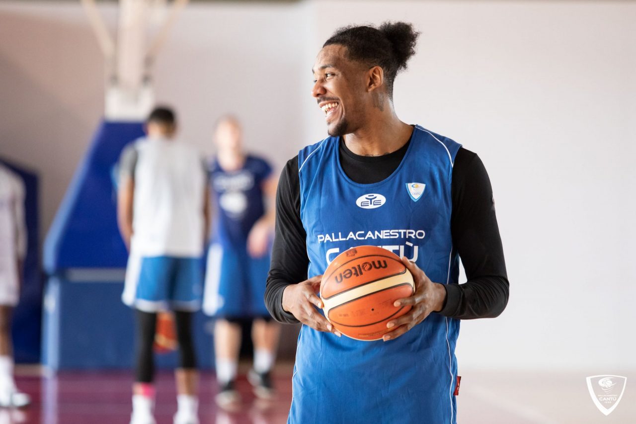 Pallacanestro Cantù entusiasmo Stone: “Impossibile dire no a Cantù”
