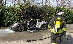 Porsche in fiamme a Sirone: illeso il conducente FOTO E VIDEO