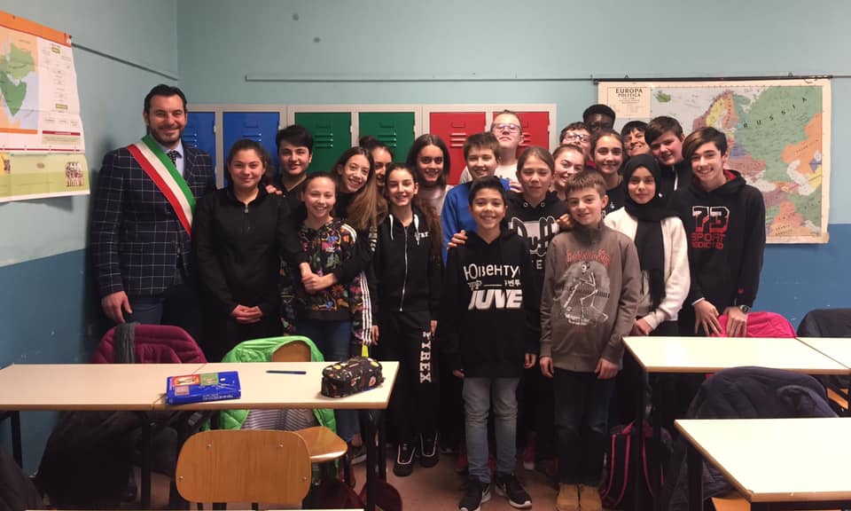 Alle scuole medie di Olgiate arrivano gli armadietti per le classi prime