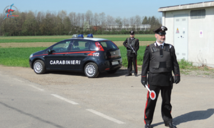 Guida in stato di ebbrezza e fugge dai Carabinieri: arrestato