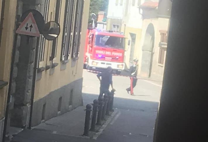 Tubo tranciato: paura per una fuga di gas