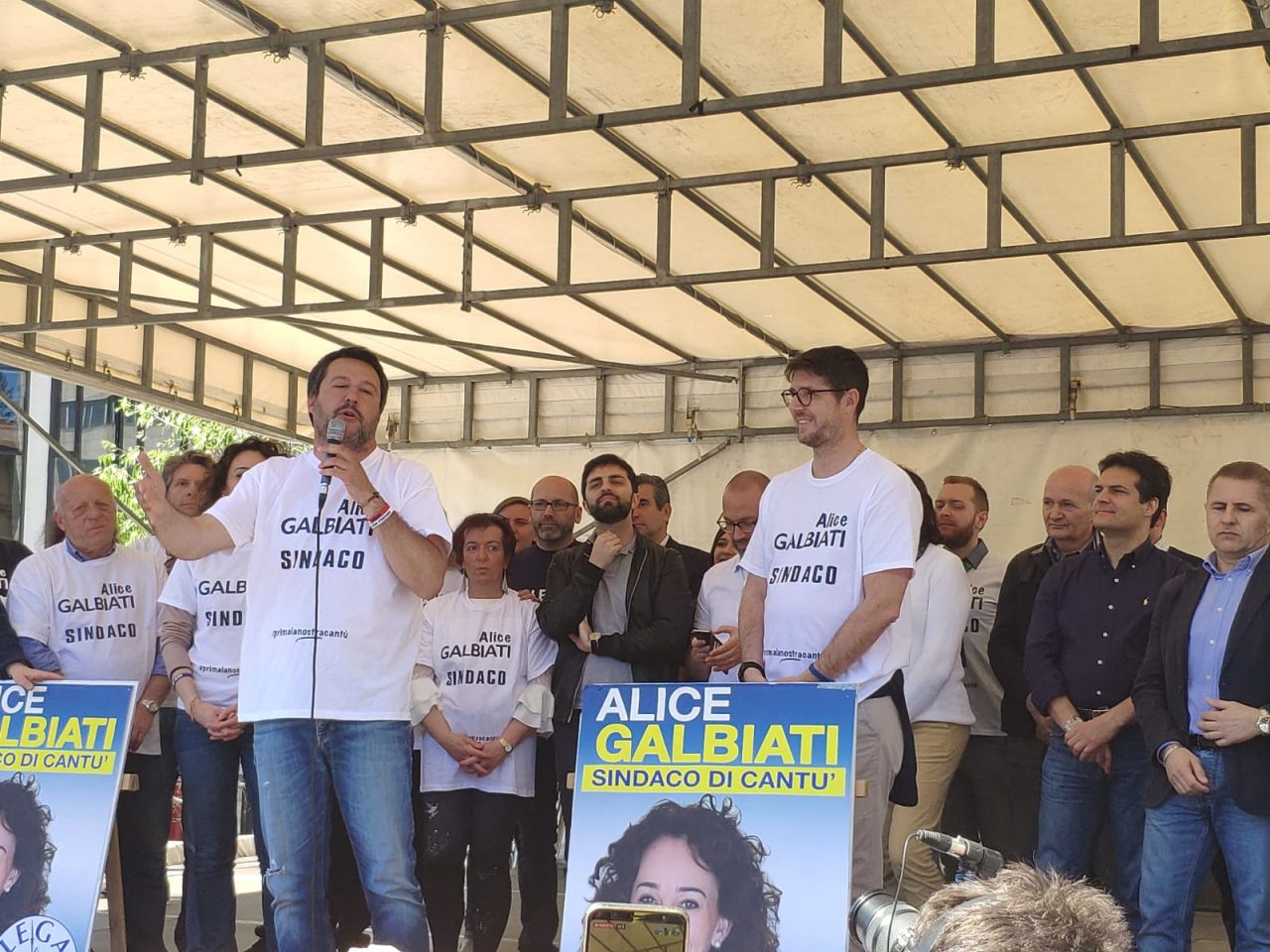 Salvini a Cantù, folla per il ministro all’Interno FOTO e VIDEO