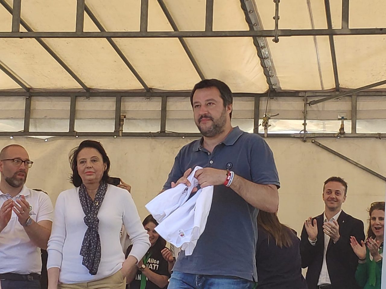 Salvini a Cantù e le parole sui bambini “confezionati” che arrivano sui barconi. Braga: “Parole inqualificabili”