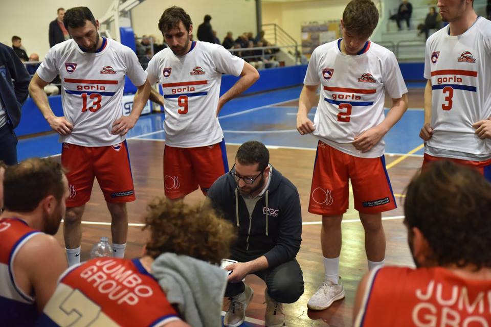 Basket C Gold stasera Gorla Cantù scontro diretto a Bergamo 