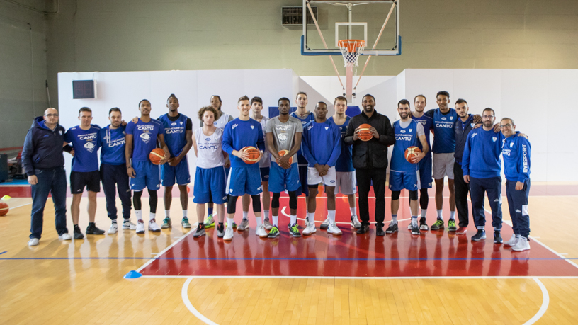 La Pallacanestro Cantù riabbraccia Metta World Peace VIDEO