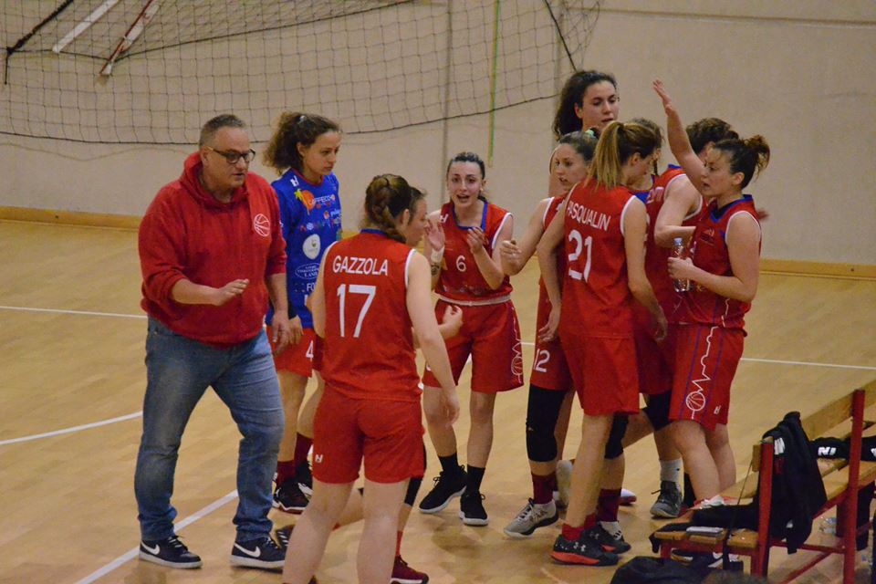 Basket femminile Vertemate vince il derby e va ai playoff