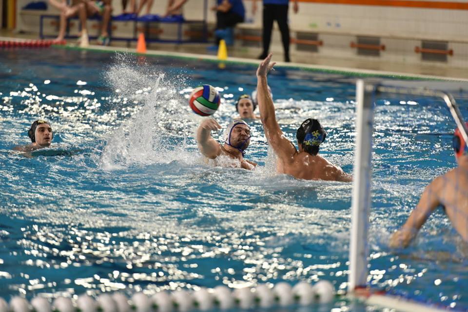 Pallanuoto Como bel successo nel derby lombardo